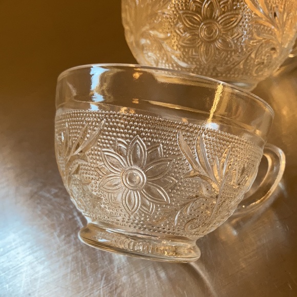 Six Vintage Clear Pressed Glass Punch Cups - Picture 5 of 7